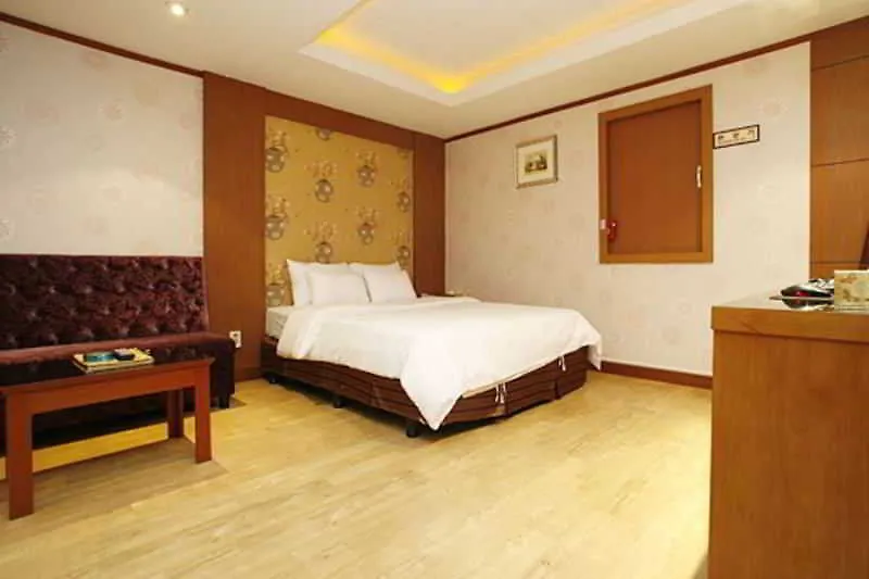 Two Be In Tourist Hotel Seul
